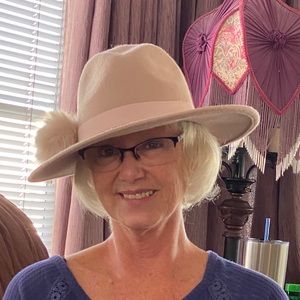 Meet your Posher, Anne